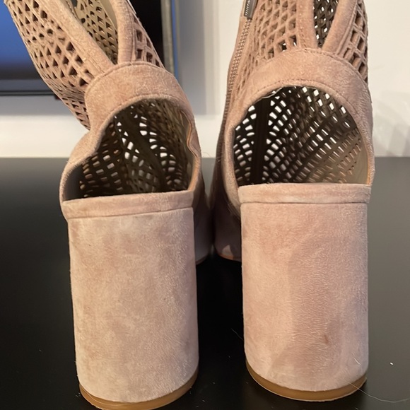 Vince Camuto booties Size 9 - Picture 2 of 3